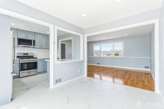 29 Swarthmore Drive, Carteret, NJ 07008