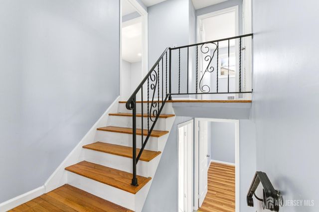 29 Swarthmore Drive, Carteret, NJ 07008