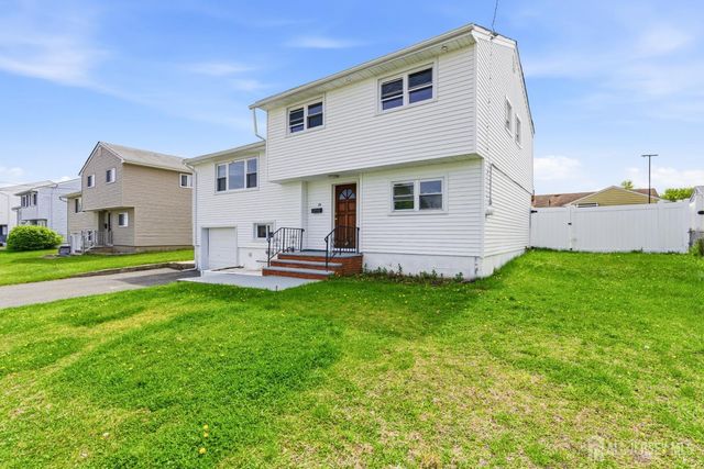 29 Swarthmore Drive, Carteret, NJ 07008