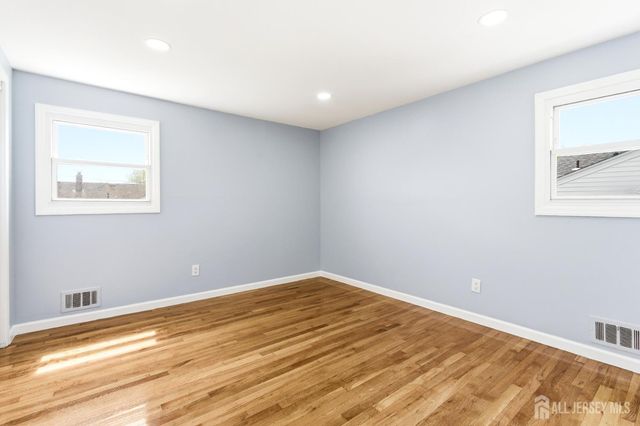 29 Swarthmore Drive, Carteret, NJ 07008