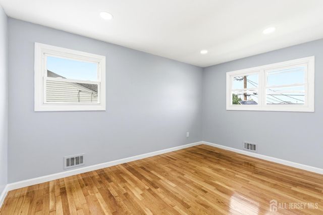 29 Swarthmore Drive, Carteret, NJ 07008