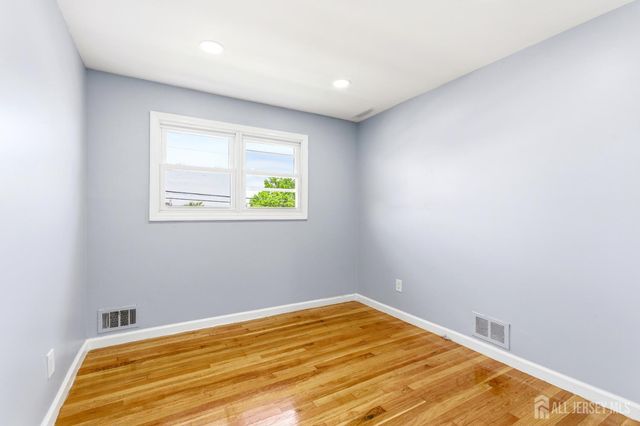 29 Swarthmore Drive, Carteret, NJ 07008