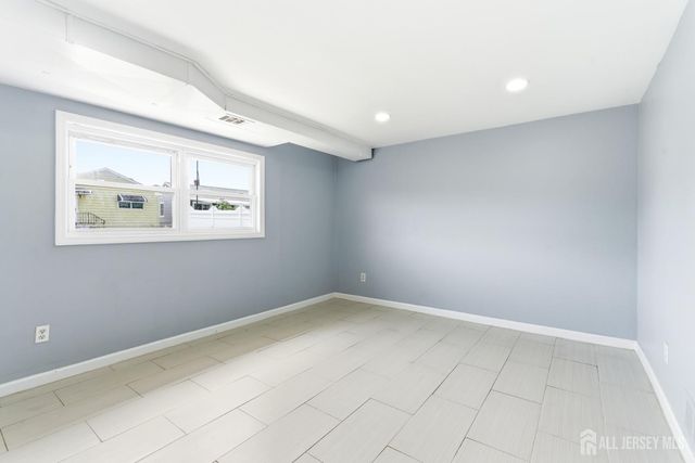29 Swarthmore Drive, Carteret, NJ 07008