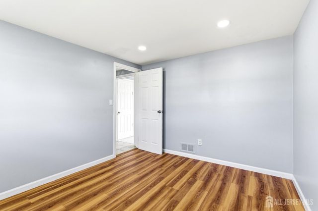 29 Swarthmore Drive, Carteret, NJ 07008