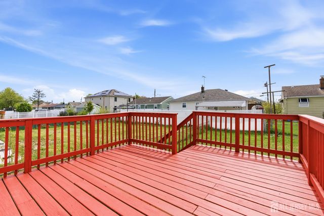 29 Swarthmore Drive, Carteret, NJ 07008