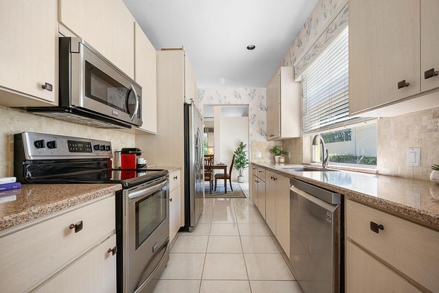 7627 SE Fiddlewood Lane, Hobe Sound, FL 33455