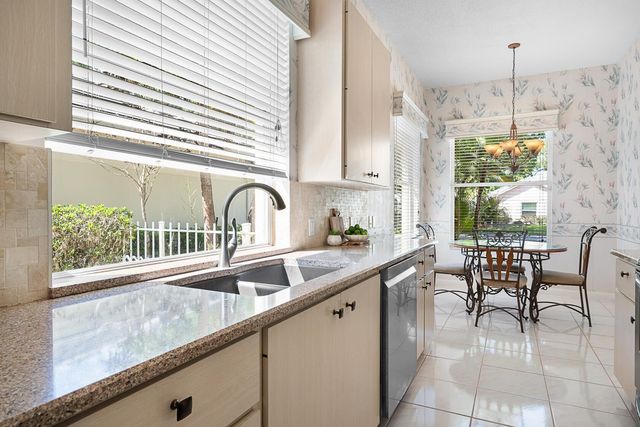 7627 SE Fiddlewood Lane, Hobe Sound, FL 33455
