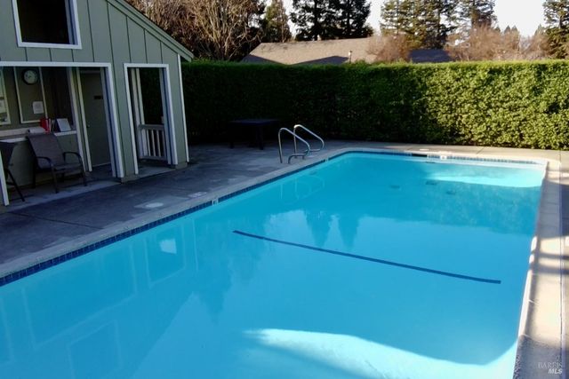 615 Cherry Ave, Sonoma, CA 95476