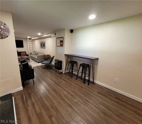 751 Woodstock Road, Akron, OH 44312