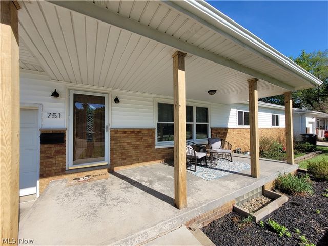 751 Woodstock Road, Akron, OH 44312