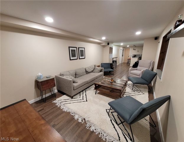 751 Woodstock Road, Akron, OH 44312