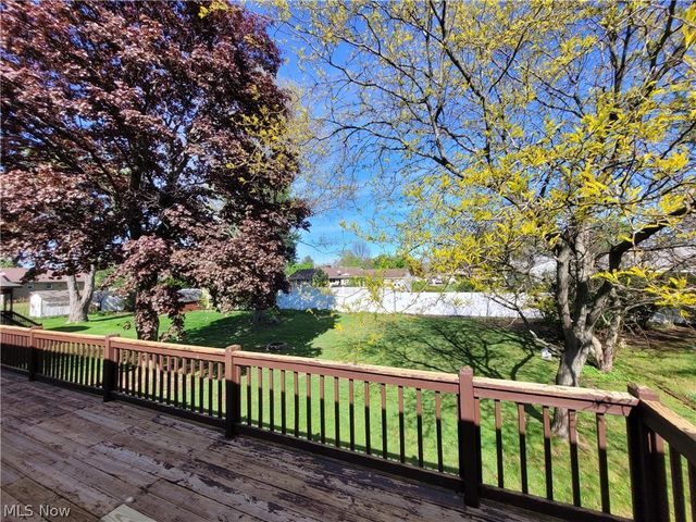 751 Woodstock Road, Akron, OH 44312