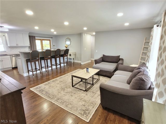 751 Woodstock Road, Akron, OH 44312