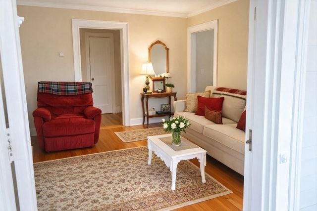 260 Elm St, Walpole, MA 02081