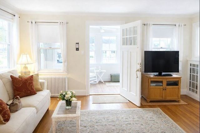 260 Elm St, Walpole, MA 02081