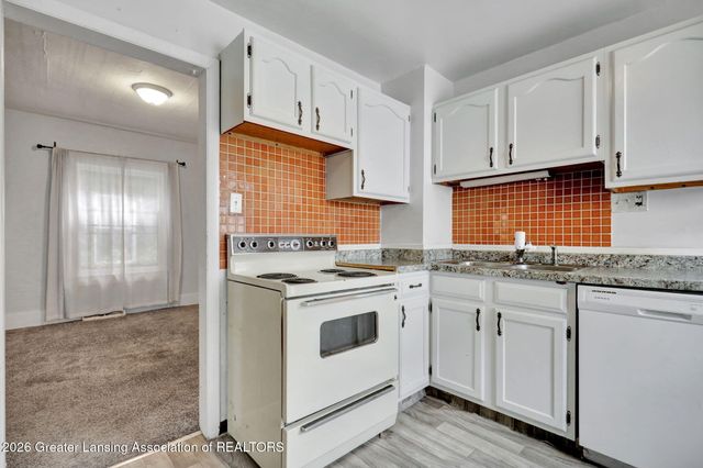 313 N Magnolia Avenue, Lansing, MI 48912