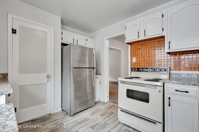 313 N Magnolia Avenue, Lansing, MI 48912