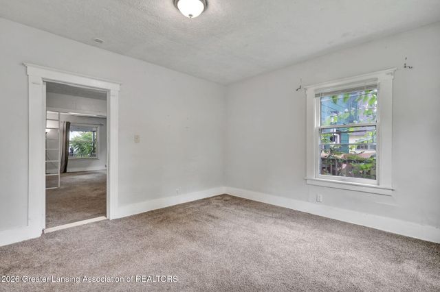 313 N Magnolia Avenue, Lansing, MI 48912