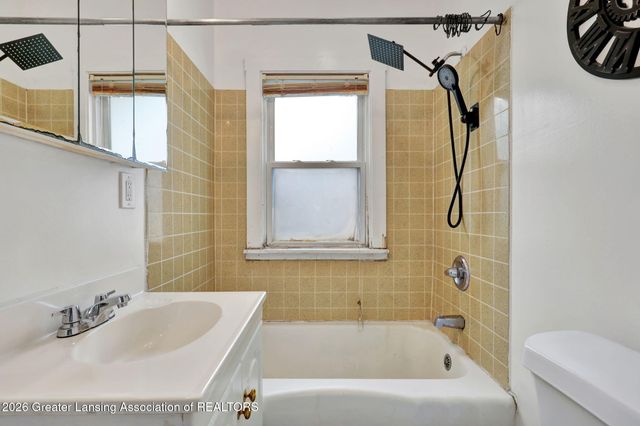 313 N Magnolia Avenue, Lansing, MI 48912
