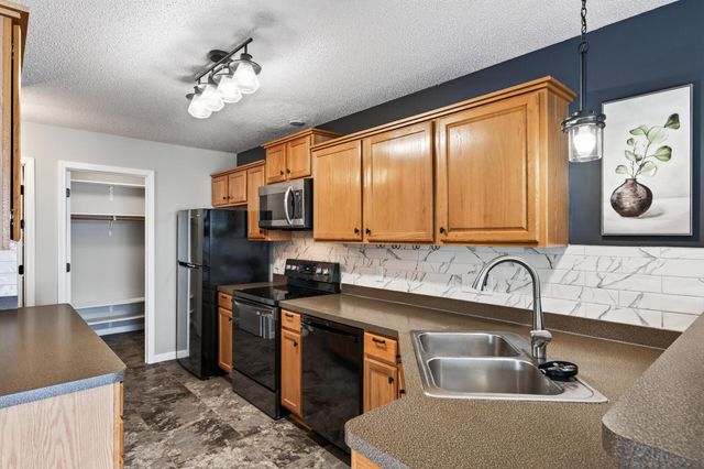 12646 74th Avenue N, Maple Grove, MN 55369