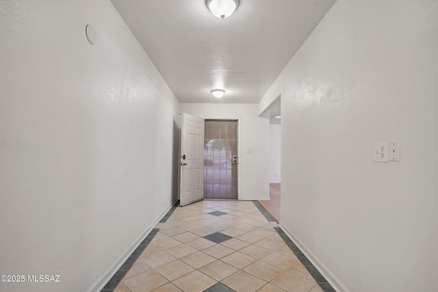 335 W Oak Hills Drive, Oracle, AZ 85623