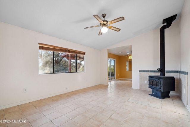 335 W Oak Hills Drive, Oracle, AZ 85623