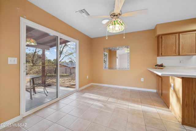 335 W Oak Hills Drive, Oracle, AZ 85623