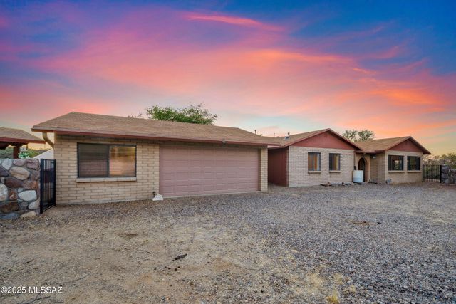 335 W Oak Hills Drive, Oracle, AZ 85623