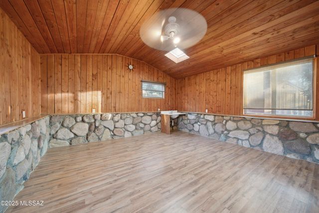 335 W Oak Hills Drive, Oracle, AZ 85623