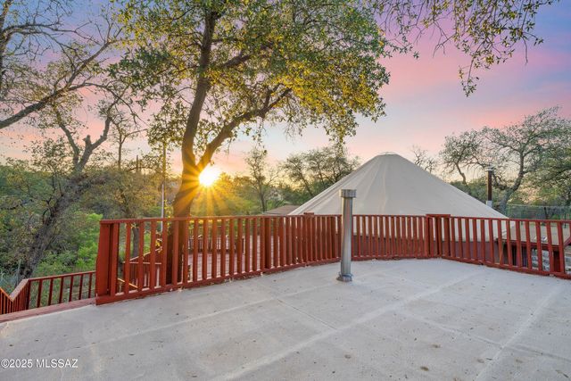 335 W Oak Hills Drive, Oracle, AZ 85623