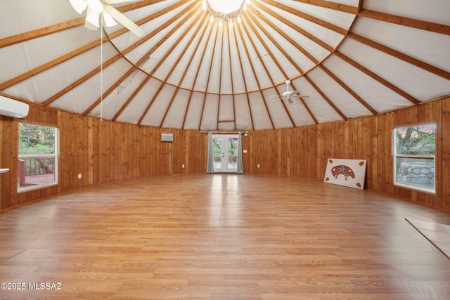 335 W Oak Hills Drive, Oracle, AZ 85623