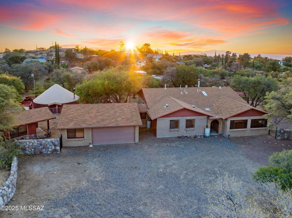 335 W Oak Hills Drive, Oracle, AZ 85623