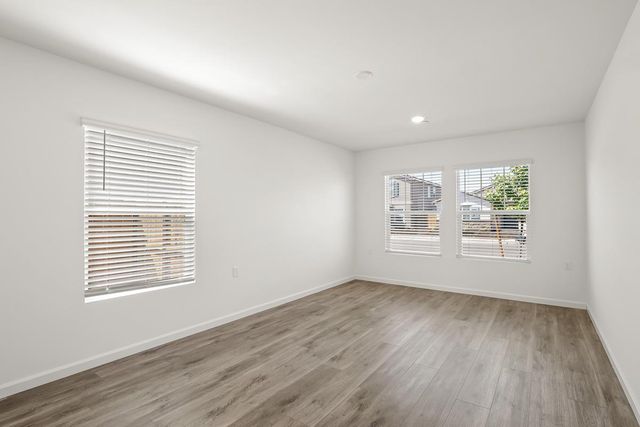 2195 S Terry Avenue, Fresno, CA 93725