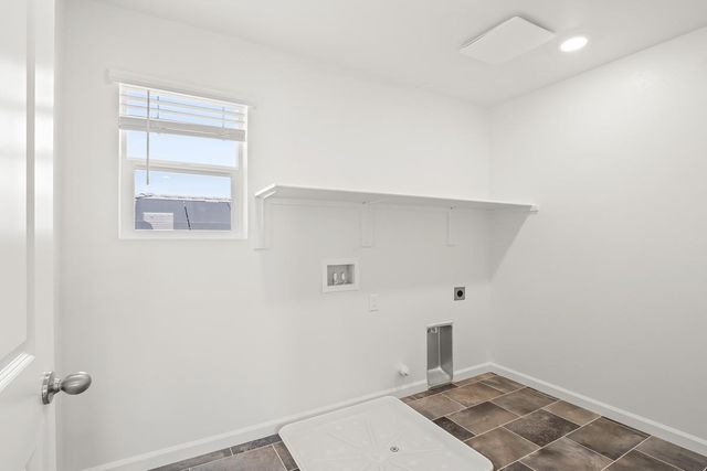 2195 S Terry Avenue, Fresno, CA 93725