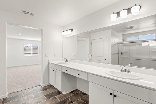 2195 S Terry Avenue, Fresno, CA 93725