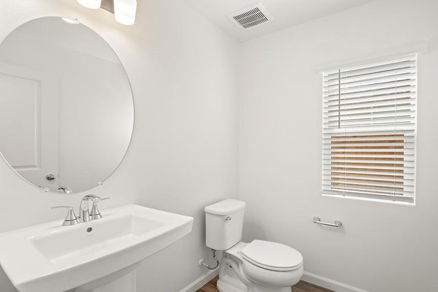2195 S Terry Avenue, Fresno, CA 93725