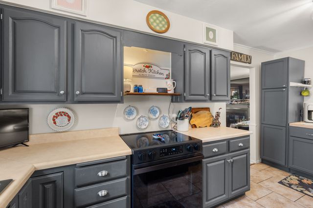 609 Linnwill Place, West Des Moines, IA 50265