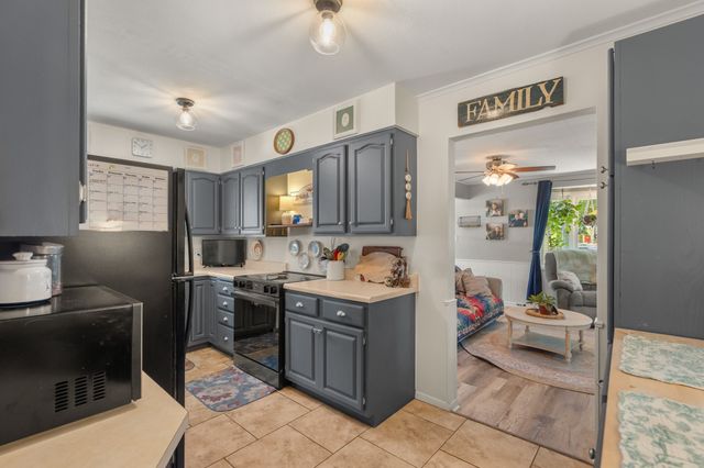 609 Linnwill Place, West Des Moines, IA 50265