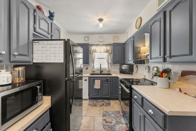 609 Linnwill Place, West Des Moines, IA 50265
