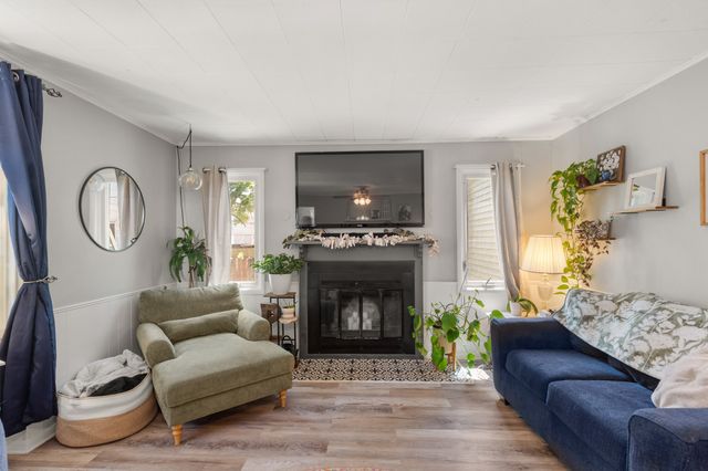 609 Linnwill Place, West Des Moines, IA 50265