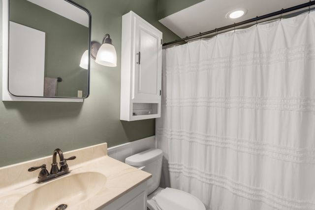609 Linnwill Place, West Des Moines, IA 50265
