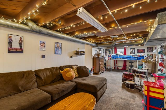 609 Linnwill Place, West Des Moines, IA 50265