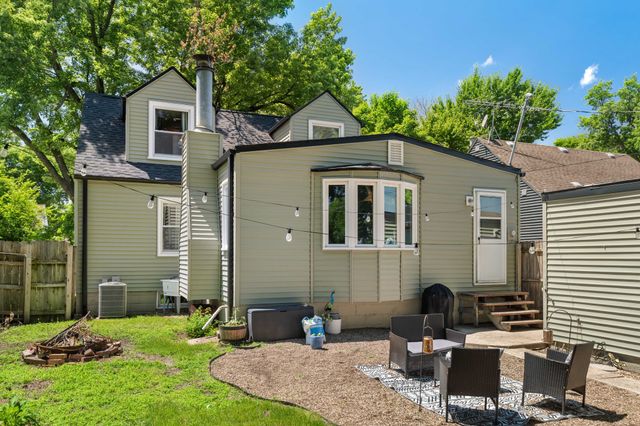 609 Linnwill Place, West Des Moines, IA 50265
