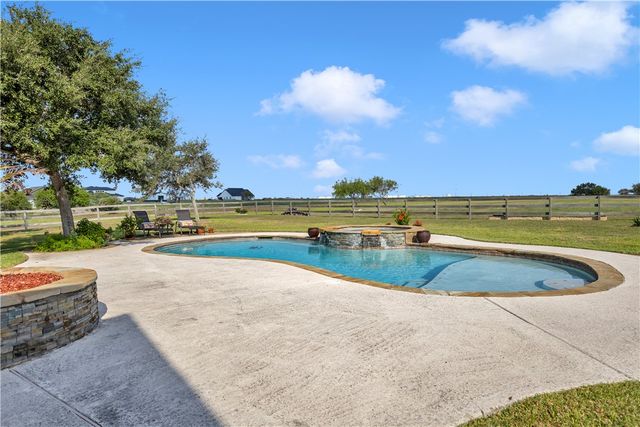 9154 County Road 2226, Taft, TX 78390