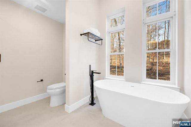 188 Broadway 8, Woodcliff Lake, NJ 07677