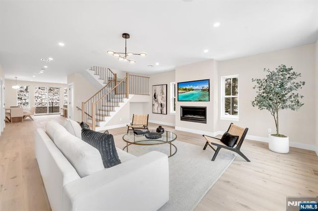 188 Broadway 8, Woodcliff Lake, NJ 07677