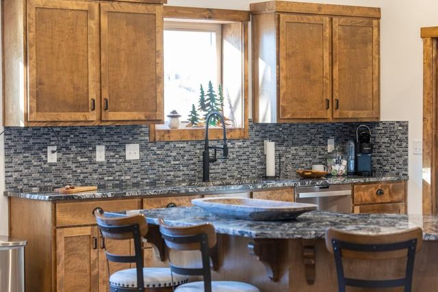 25733 Dempsey Road, Mclouth, KS 66054