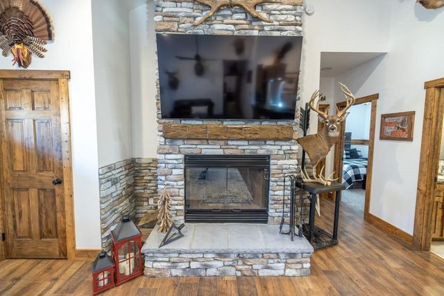 25733 Dempsey Road, Mclouth, KS 66054