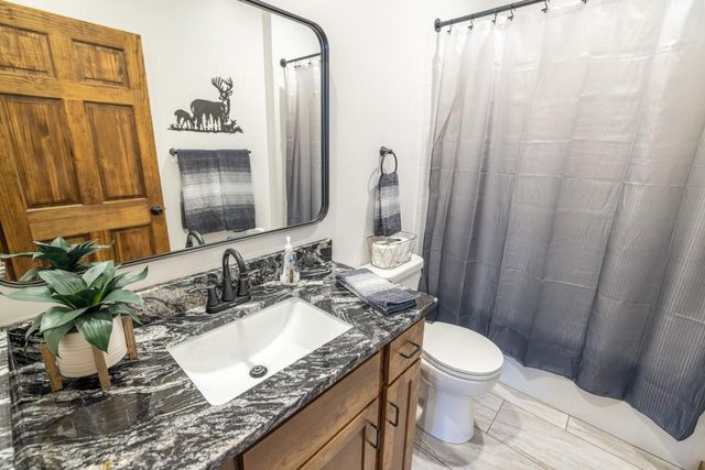 25733 Dempsey Road, Mclouth, KS 66054