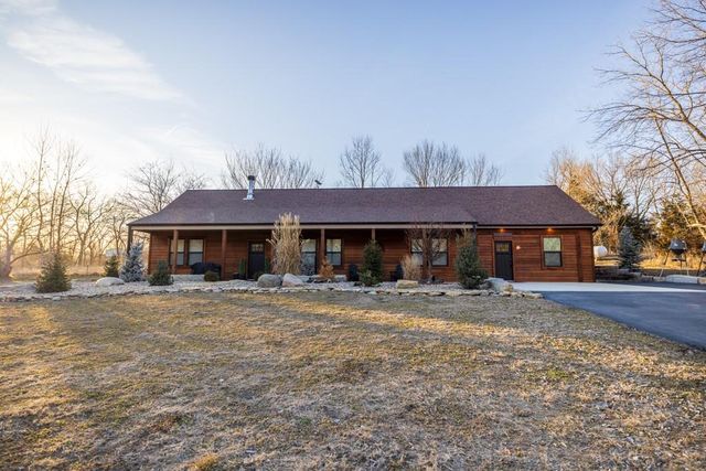 25733 Dempsey Road, Mclouth, KS 66054